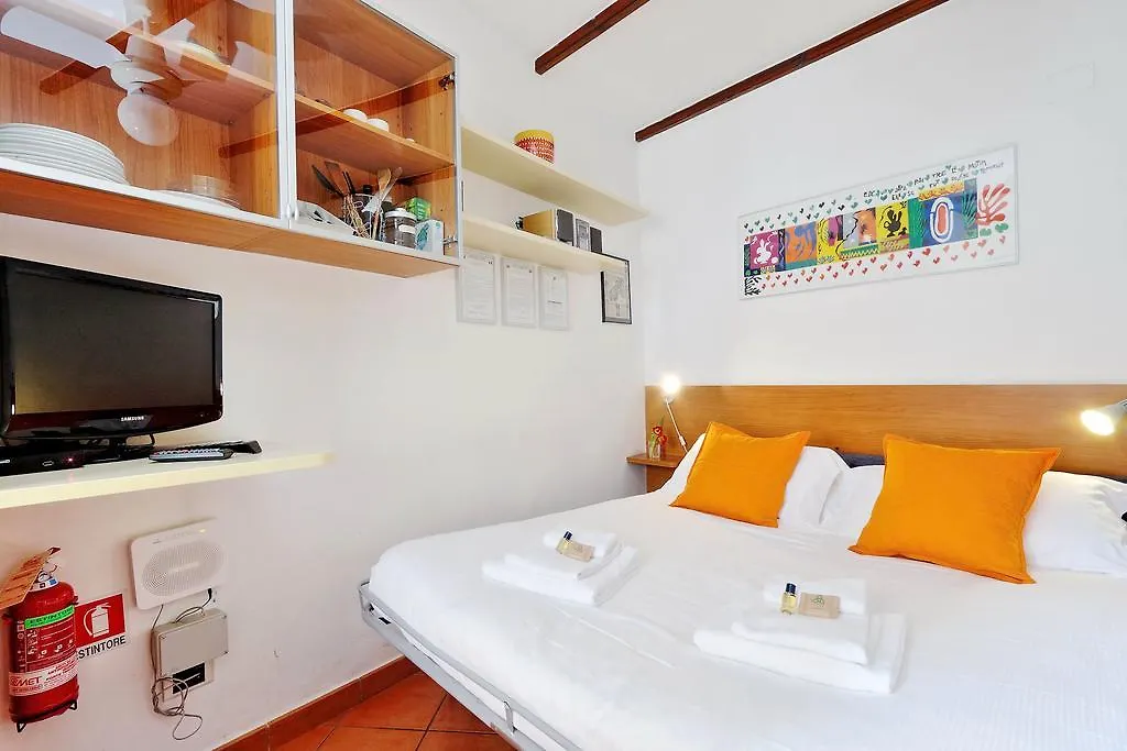 Rome Accommodation Leonina Apartment 펜션